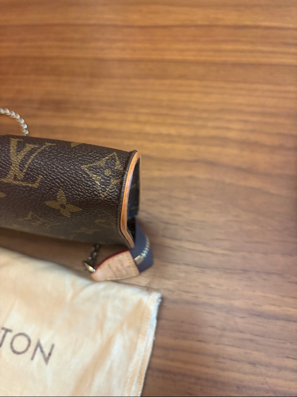 Louis Vuitton Pouchette Sophie Monogram Chain Wristlet with Gold Hardware - Picture 12 of 14